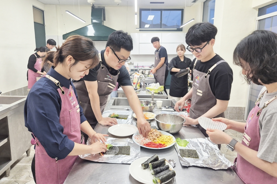 청송군가족센터, 1인 청년가구 대상 ‘온가족요리교실’ 운영.jpg